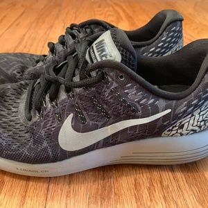 Nike Sneakers Shoes Women's Black White 8.5